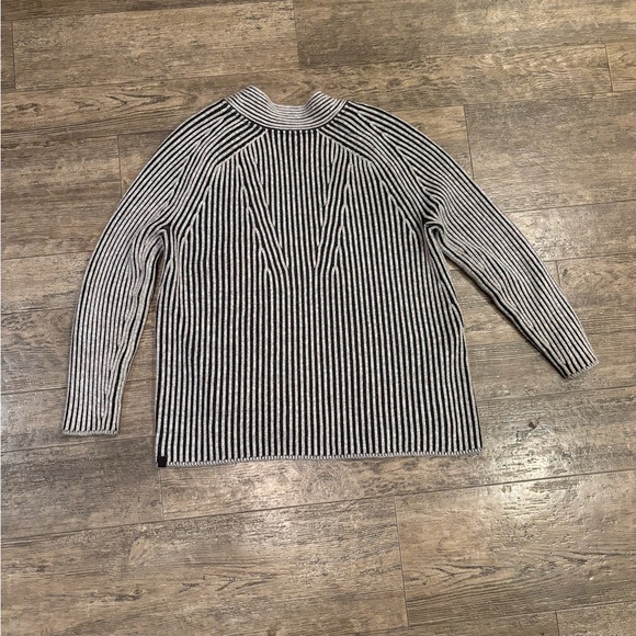 Lululemon Cotton-Cashmere Blend Sweater Wrap - Size 6 - Picture 2 of 7